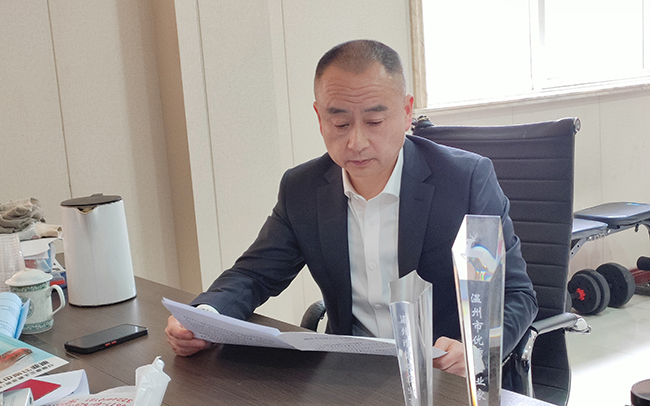 人大代表潘益文：履職盡責為群眾 守正創新干實業